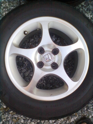 ขายยางพร้อมแม็ก HONDA ยางMICHELIN 195/65R15 ยางปี 10 จำนวน 1 ชุด