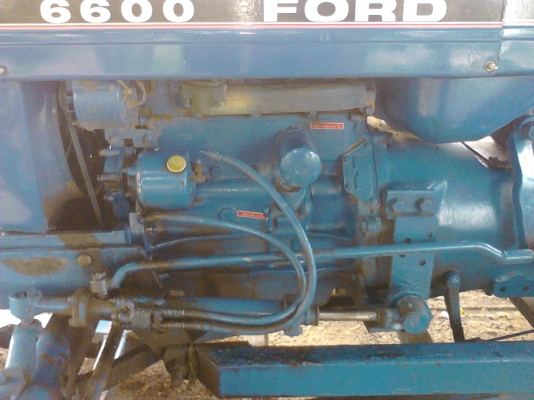 ขายรถไถด่วนสภาพ 99\% รถไถ Ford 6600   แท้ๆเลย   พร้อมใช้งาน ราคาต่อรองได้ พร้อมทะเบียนพร้อมชุดโอน