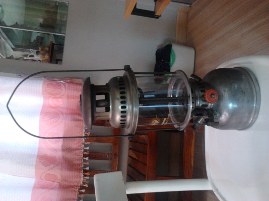 ขายตะเกียง เจ้าพายุ สภาพดี  สีเงิน 2500ครับ สนใจ 0985849113