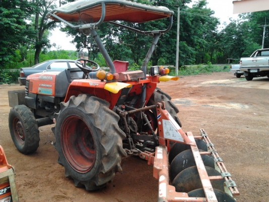 ขาย รถไถ KUBOTA L3408Di 4WD สภาพดีแห้งๆ เครื่องดีติดง่าย เกียร์ดี ระบบไฟใช้ได้ปกติ  ยางดี4เส้น ระบบไฮฯใช้ได้ดีไม่มีแตก พร้อมผาน4 เอกสารเล่มทะเบียน ขายตามสภาพ ราคาต่อรองได้ครับ