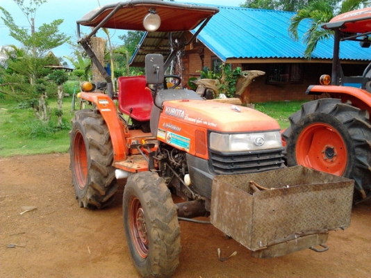 ขาย รถไถ KUBOTA L3408Di 4WD สภาพดีแห้งๆ เครื่องดีติดง่าย เกียร์ดี ระบบไฟใช้ได้ปกติ  ยางดี4เส้น ระบบไฮฯใช้ได้ดีไม่มีแตก พร้อมผาน4 เอกสารเล่มทะเบียน ขายตามสภาพ ราคาต่อรองได้ครับ