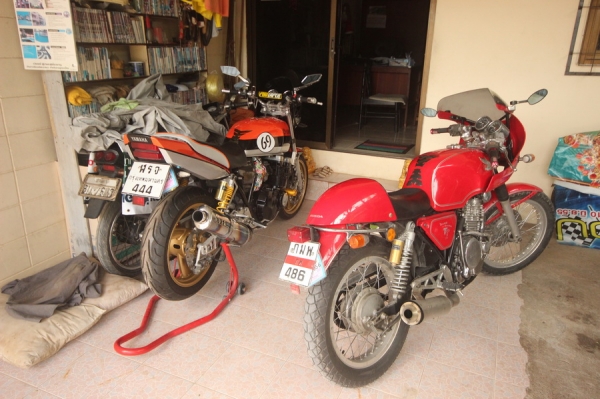 หาคนดูแลต่อครับ  Clubman GB400