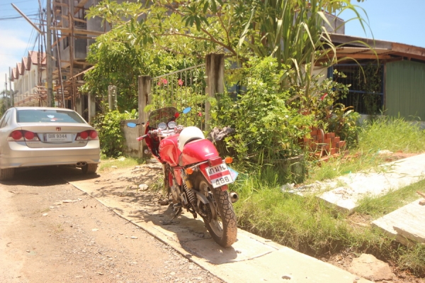 หาคนดูแลต่อครับ  Clubman GB400