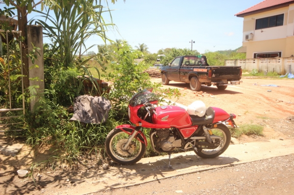 หาคนดูแลต่อครับ  Clubman GB400