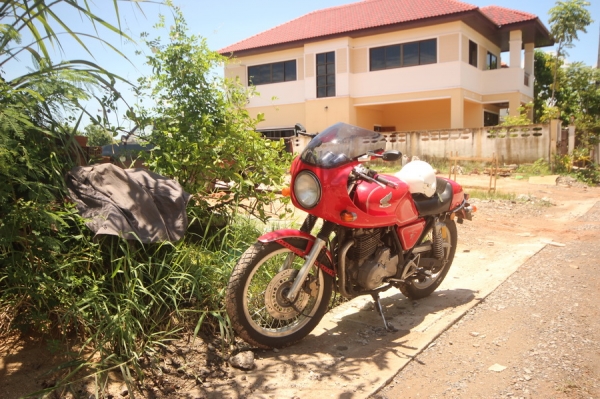 หาคนดูแลต่อครับ  Clubman GB400