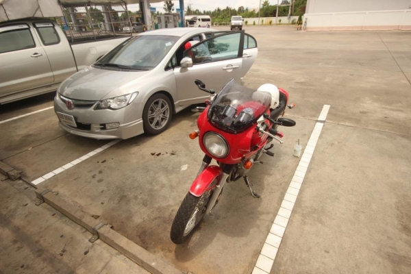 หาคนดูแลต่อครับ  Clubman GB400