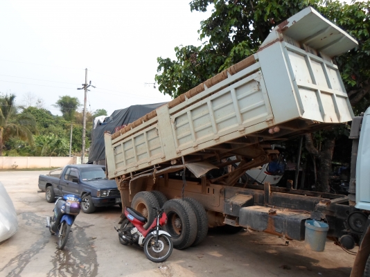 ขายสิบล้อ rocky 240 นางฟ้าแท้ ดั้มสามมิตร รอนตรง