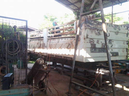 ขายด่วน..รถสิบล้อ HINO 3H เครื่องดี คัสซีสวย รถงาม พร้อมเก็บสวยให้ มีทะเบียนครบ มีกระบะชุดดั้มสามมิตรลอนเฉียงให้ครบ.