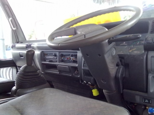 ขายรถหกล้อ ISUZU NRR เครื่อง 170 แรง มีเครน 3 ตันของ TADANO ยาว 5 เมตร ยาง 900 ภายในสวยพร้อมแอร์ เบรกจิ๊ปฟี่