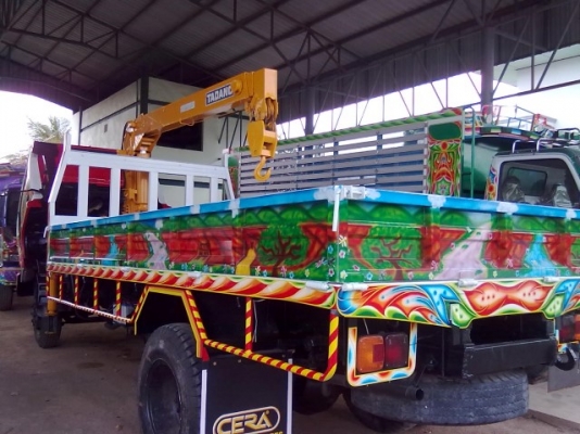 ขายรถหกล้อ ISUZU NRR เครื่อง 170 แรง มีเครน 3 ตันของ TADANO ยาว 5 เมตร ยาง 900 ภายในสวยพร้อมแอร์ เบรกจิ๊ปฟี่