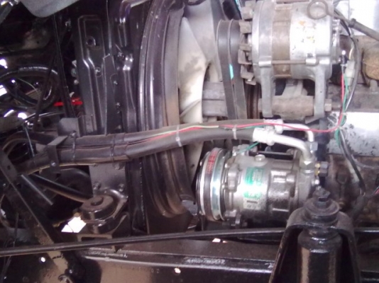 ขายรถหกล้อ ISUZU รถประกอบนอก รุ่น NRR เครื่อง 145 แรง 6BB1 ยาว 5 เมตรเศษ สูง 180 ซ.ม. ภายในสวยพร้อมแอร์ เบรกจิ๊ปฟี่่ ราคา 980000 สนใจติดต่อ คุณชลอ 081-2568658