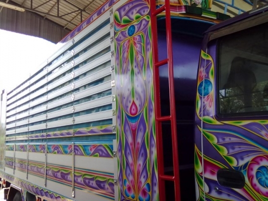 ขายรถหกล้อ ISUZU รถประกอบนอก รุ่น NRR เครื่อง 145 แรง 6BB1 ยาว 5 เมตรเศษ สูง 180 ซ.ม. ภายในสวยพร้อมแอร์ เบรกจิ๊ปฟี่่ ราคา 980000 สนใจติดต่อ คุณชลอ 081-2568658