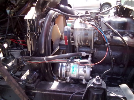 ขายรถหกล้อ ISUZU รถประกอบนอก รุ่น NRR เครื่อง 145 แรง 6BB1 ยาว 5 เมตรเศษ สูง 180 ซ.ม. ภายในสวยพร้อมแอร์ เบรกจิ๊ปฟี่่ ราคา 980000 สนใจติดต่อ คุณชลอ 081-2568658