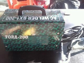 ตู้เชื้อมมือถือไฟ200ของใหม่ คอยทองแดงครบชุด 2800 ตู้เชื้อมมือถือไฟ200ของใหม่ คอยทองแดงครบชุด 2800