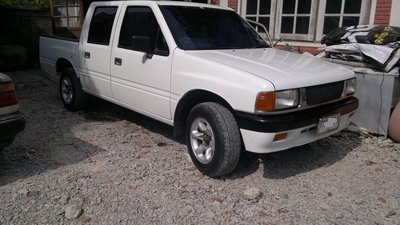 cab4แท้จากisuzuหา4ประตูทนๆดีเซลไดเร็คประหยัดๆเพาเวอร์เบรคดีๆแอร์เย็นเชิญครับ