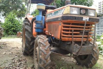 ขายรถไถ kubota l1-22 ขนาด22 แรง 2เพลา เครื่องไดเร็ก นพดล ระยอง 0818618678