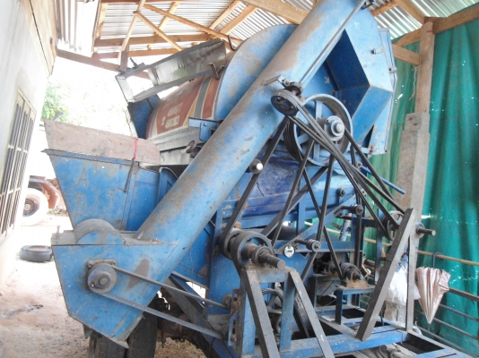 ขายรถนวดข้าว จัมโบ 9999 ถูกๆ นวดดีมาก 110,000 บาท