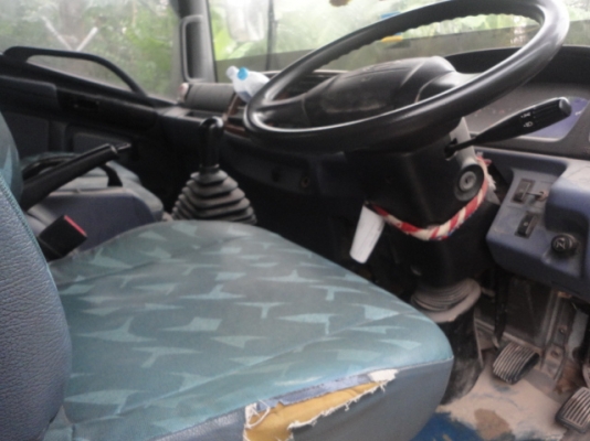 6 ล้อดั้ม HINO  ปี 49 เครื่อง 170 แรง ออกห้างมือเดียว