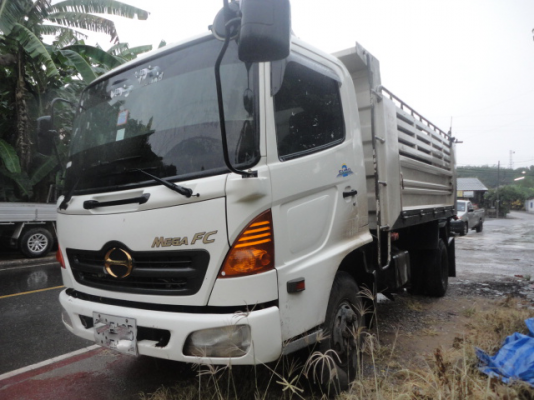 6 ล้อดั้ม HINO  ปี 49 เครื่อง 170 แรง ออกห้างมือเดียว