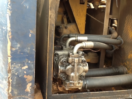 ขายด่วน komatsu pc100 รุ่น1 ขายด่วน komatsu pc100 รุ่น1