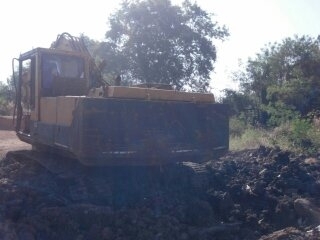 ขายด่วน Komatsu PC200-3 มีลายหัวเจาะ ไม่มีเอกสาร สภาพพร้อมใช้งาน โทร 088-4501277 ขายด่วน Komatsu PC200-3 มีลายหัวเจาะ ไม่มีเอกสาร สภาพพร้อมใช้งาน โทร 088-4501277