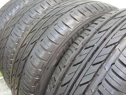 ขายยาง BRIDGESTONE Ecopia  ปี4711 3เส้น ปี12 1เส้น(1ชุด) 185/60/15 ราคา 3,200 ดูของแถวปากเกร็ด สนใจติดต่อ 090-676-4651 เบียร์ครับ