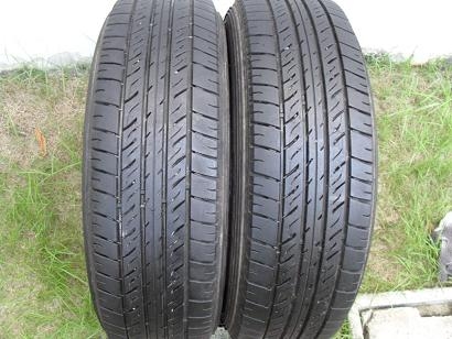 ขายยาง MICHELIN Vanpix ปี11(1คู่) ไม่มีปะ 205/70/15 ราคา 2,500 ดูของแถวปากเกร็ด สนใจติดต่อ 090-676-4651 เบียร์ครับ