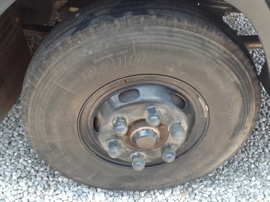 ขายด่วน 6ล้อใหม่ 210HP ไมค์18xxx ปี52