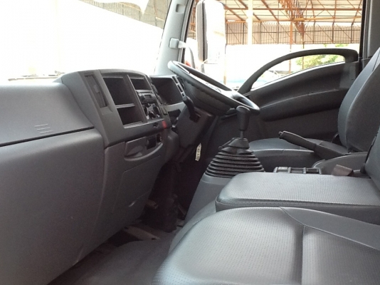 ขายด่วน 6ล้อใหม่ 210HP ไมค์18xxx ปี52