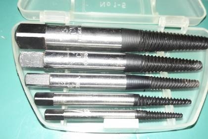 ขายถอนเกลียวซ้ายเยอรมันชุด5ดอกTUBUS Made in Germany. มือสองสภาพดี ขายถอนเกลียวซ้ายเยอรมันชุด5ดอกTUBUS Made in Germany. มือสองสภาพดี