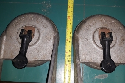 ขายที่ดูดกระจกแพ็ค2อัน MADE IN ITALY.สวยงาม ขายที่ดูดกระจกแพ็ค2อัน MADE IN ITALY.สวยงาม