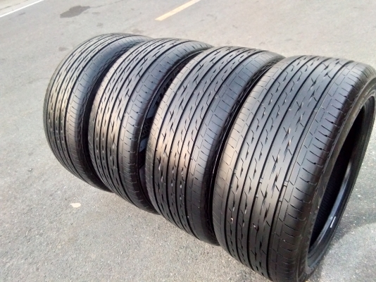 ขายยาง Bridgestone 245/45R17 ปี 16