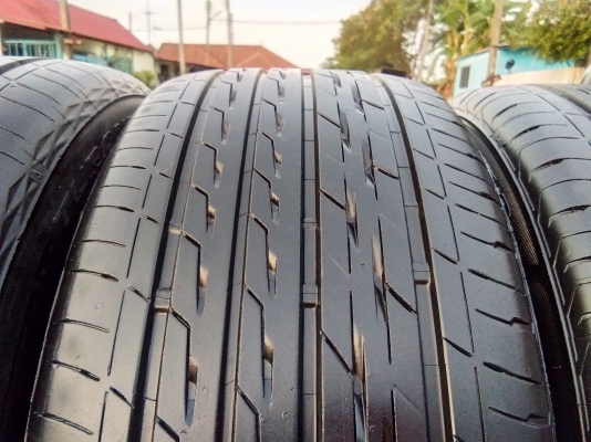 ขายยาง Bridgestone 245/45R17 ปี 16