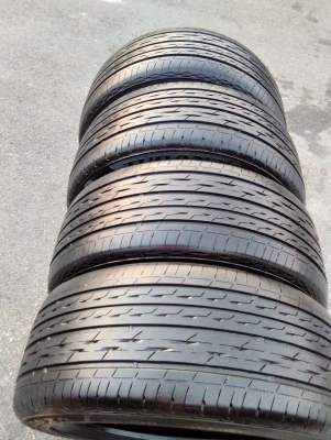 ขายยาง Bridgestone 245/45R17 ปี 16