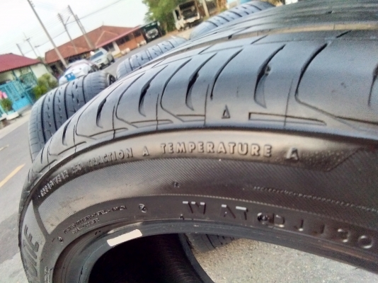 ขายยาง Bridgestone 245/45R17 ปี 16
