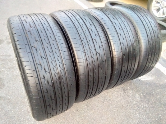 ขายยาง Bridgestone 245/45R17 ปี 16