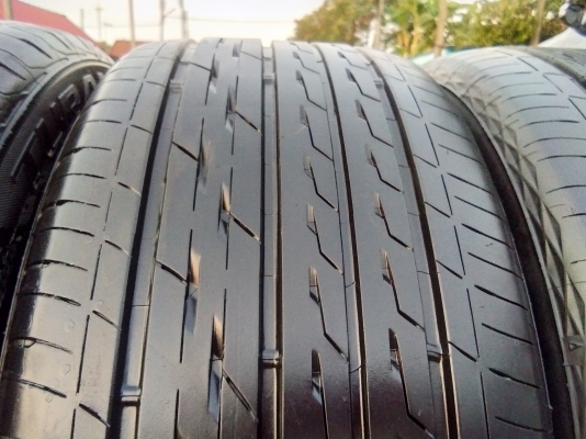 ขายยาง Bridgestone 245/45R17 ปี 16