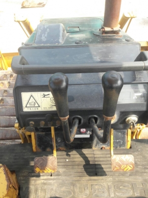 มาใหม่จ้า... MITSUBISHI BD2J   เก่านอกแท้   เดิมๆๆ  เครื่องปั๊มแห้ง  แทรค 70  2,xxx  ชั่วโมง  สภาพสวยมากๆๆ  พร้อมใช้  โทร  089-3818694  จ๊อย