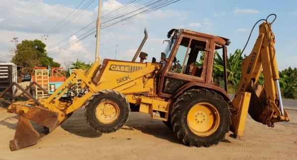 หน้าตักหลังขุดขับเคลือน4ล้อราคา255,000บาท จุ2.5คิวเอกสารอินวอยโทร 081-989-1989  หรั่งครับ