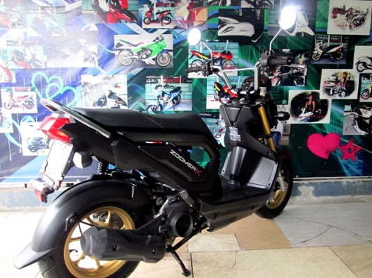 Zoomer x สีดำด้าน ตัวไมล์แดง Top ล้อแม็กทอง คอมบายเบรค 29900 Zoomer x สีดำด้าน ตัวไมล์แดง Top ล้อแม็กทอง คอมบายเบรค 29900