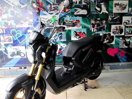 Zoomer x สีดำด้าน ตัวไมล์แดง Top ล้อแม็กทอง คอมบายเบรค 29900 Zoomer x สีดำด้าน ตัวไมล์แดง Top ล้อแม็กทอง คอมบายเบรค 29900