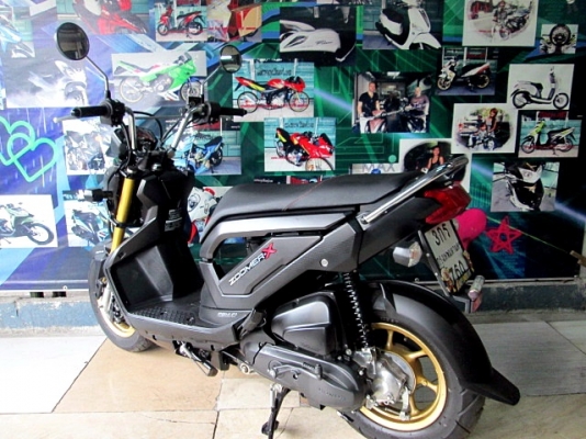 Zoomer x สีดำด้าน ตัวไมล์แดง Top ล้อแม็กทอง คอมบายเบรค 29900 Zoomer x สีดำด้าน ตัวไมล์แดง Top ล้อแม็กทอง คอมบายเบรค 29900