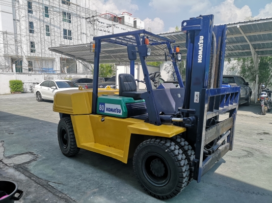 รถยกโคมัสสึรุ่น 6 น้ำหนักยก 8 ตัน เสาสูง 3 เมตร เครื่องดีเซล เกียร์ออโต้