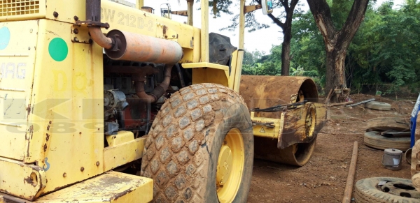 ขายด่วน รถบด BOMAG 10ตัน เพลาเดียว เครื่องเดิม ปั้มแรง รถใช้งานปกติ มีเอกสารซื้อขาย เพียง 390000 บาท