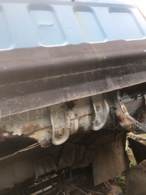 ขายด่วน หัว Isuzu npr 115 อุปกรณ์ครบ มีผุบ้าง ขาย 10000 บาท