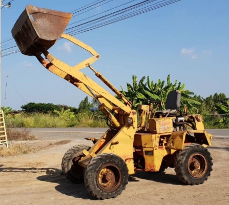 HL15รถตักมิสซูเอวอ่อนตัก1คิวยกสูง3เมตรดีเซล2สูบขายถูกที่ราคา155,000บาทเท่านั้นนั้นนั้น..เอกสารอินวอยโทร 081-989-1989 หรั่งครับ