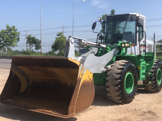 ขายรถตักล้อยาง KAWASAKI 65ZV-2 ปี 2012 (เทียบเท่า WA320) นำเข้าเองจากญี่ปุ่น สภาพสวยพร้อมใช้ มีVDOการทำงานครับ