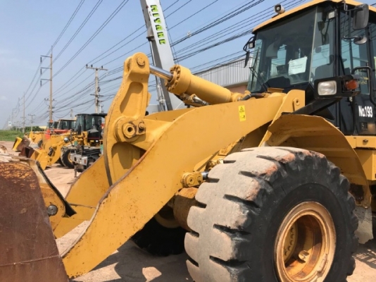 ขายรถตักล้อยาง CAT 972H ปี 2011 นำเข้าเองจากญี่ปุ่น สภาพสวยพร้อมใช้ มีVDOการทำงานครับ
