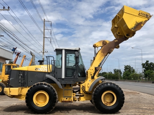 ขายรถตักล้อยาง HITACHI ZW220 (เทียบเท่า WA380-6) นำเข้าเองจากญี่ปุ่น สภาพสวยพร้อมใช้ มีVDOการทำงานครับ