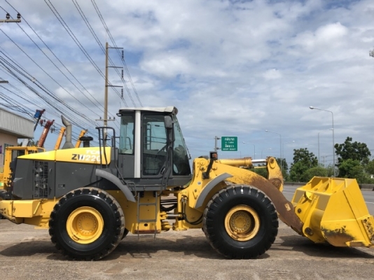 ขายรถตักล้อยาง HITACHI ZW220 (เทียบเท่า WA380-6) นำเข้าเองจากญี่ปุ่น สภาพสวยพร้อมใช้ มีVDOการทำงานครับ